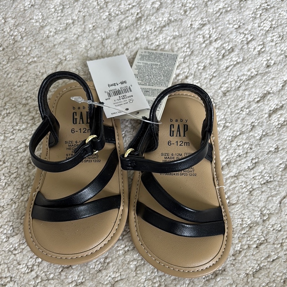 GAP Black and Tan Slingback Sandals
